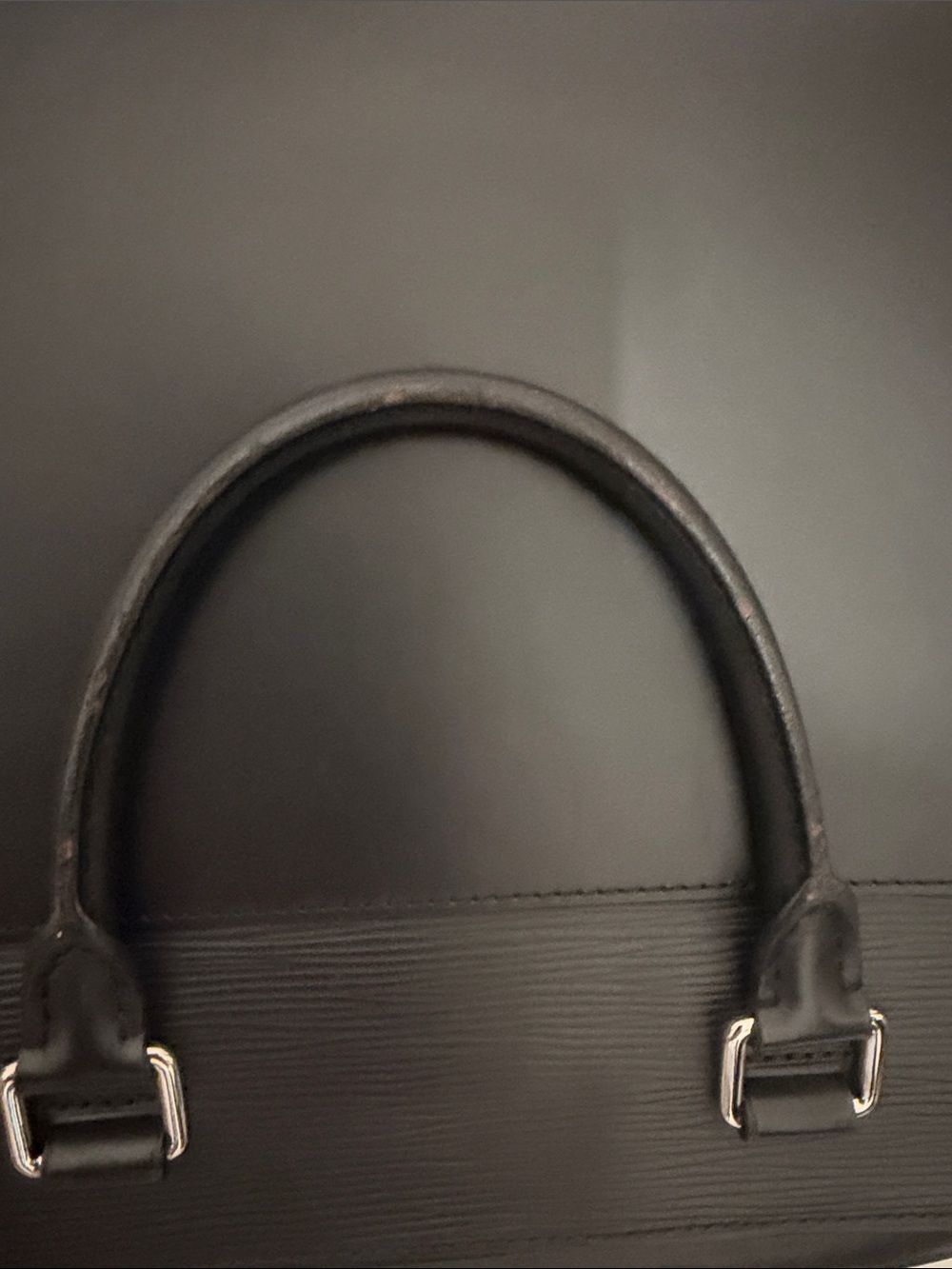 Louis Vuitton 2011 Epi Bassano GM Business Bag - Black - Picture 10 of 11